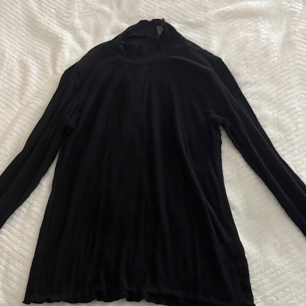 Tahari Elegant Black Long Sleeve Top